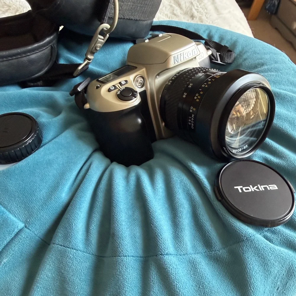 Nikon N60 35mm camera with Tokina 28-80mm lens plus carrying case & manual book